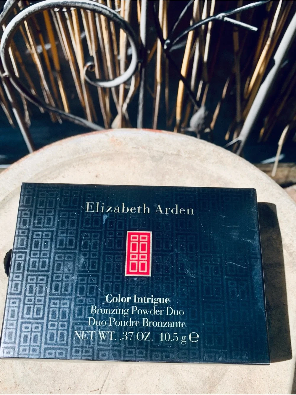 Elizabeth Arden Black Compact color intrigue Bronzing Duo